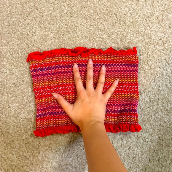 Colorful Pattern Short Crop Top - Picture 2 of 3